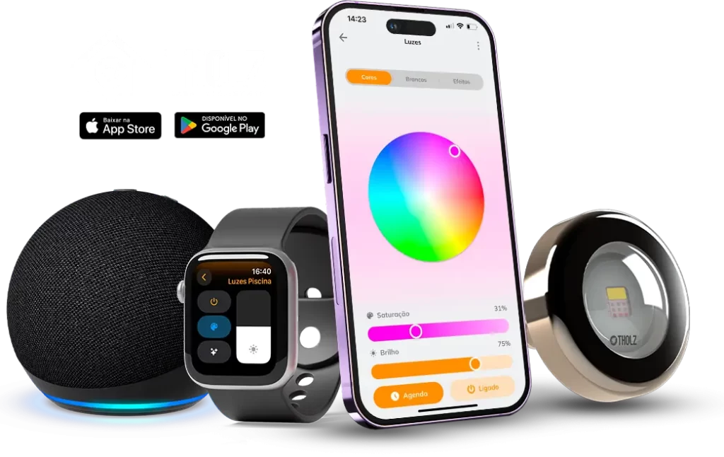 Uma piscina iluminada ao anoitecer, com refletores de LED espalhando luzes vibrantes em tons de azul e branco.