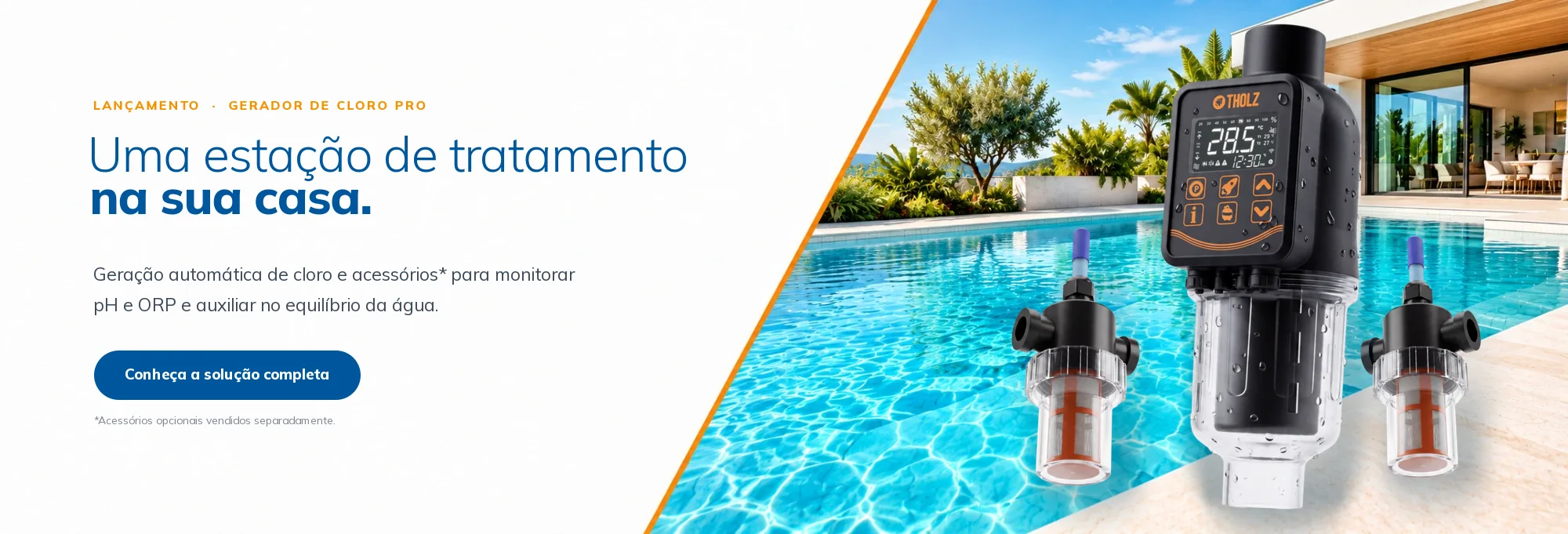 Gerador de Cloro Pro com acessórios para monitorar pH e ORP sobre piscina