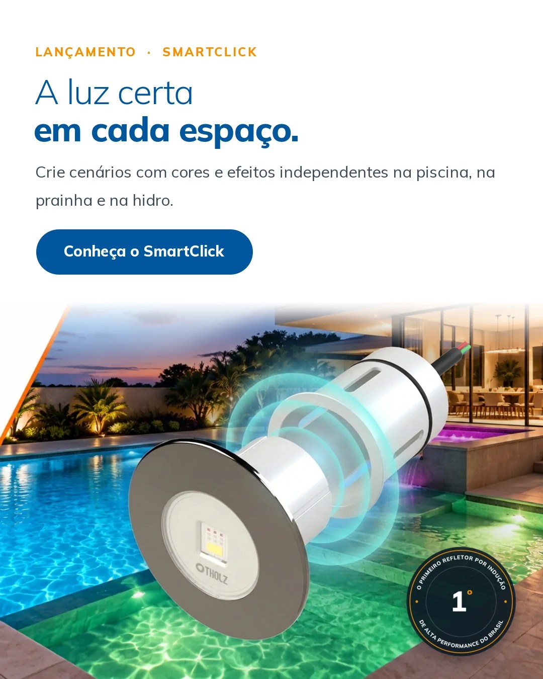 Refletor Tholz SmartClick em vista explodida com ondas de energia representando a transmissão por indução, em piscina iluminada ao entardecer.